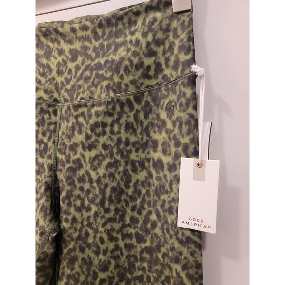 Good American Core Power Leggings in Green Leopard - Picture 3 of 7